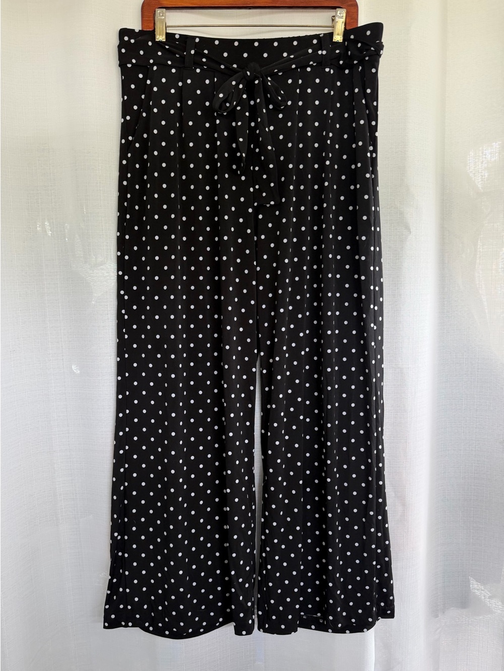 Torrid Size 1X Black White Polka Dot Wide Leg Palazzo Pants Belted